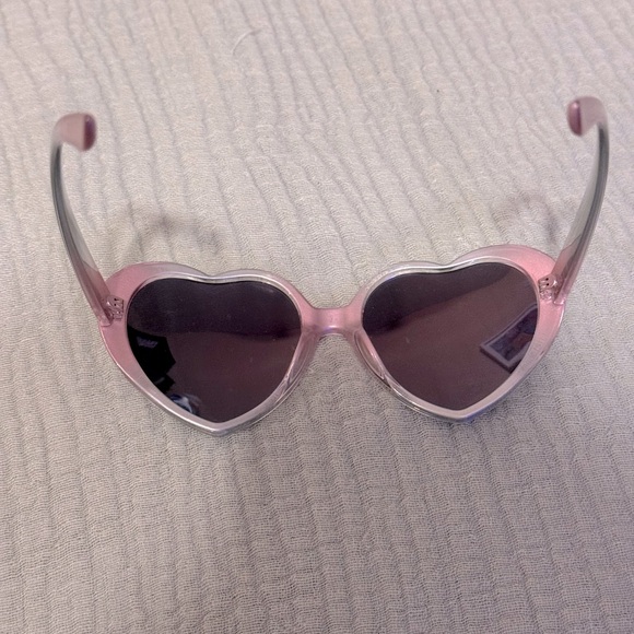 Heart Ombré Sunglasses - Picture 3 of 4